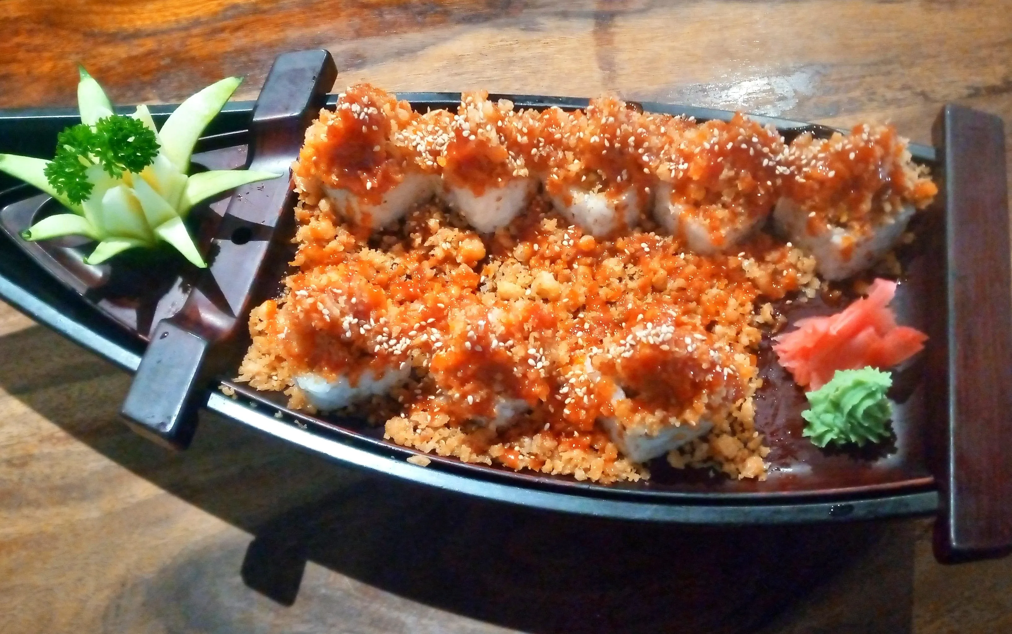 Salmon Spicy Crunch Roll